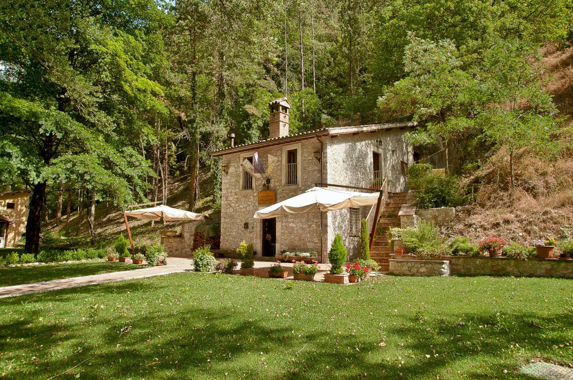 Torre Del Nera Albergo Diffuso & Spa 체기노 외부 사진